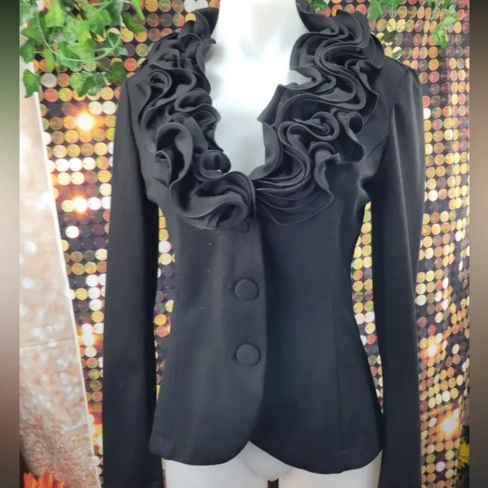 RINASCIMENTO Italian Layered-Tiered Collar Blazer - Picture 2 of 9